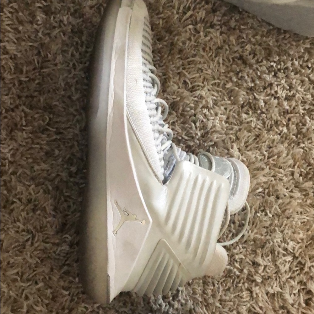 Jordan 32 Platinum Grey Size 10